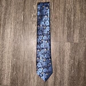 Jos. A. Bank Mens 100% Silk Floral Tie